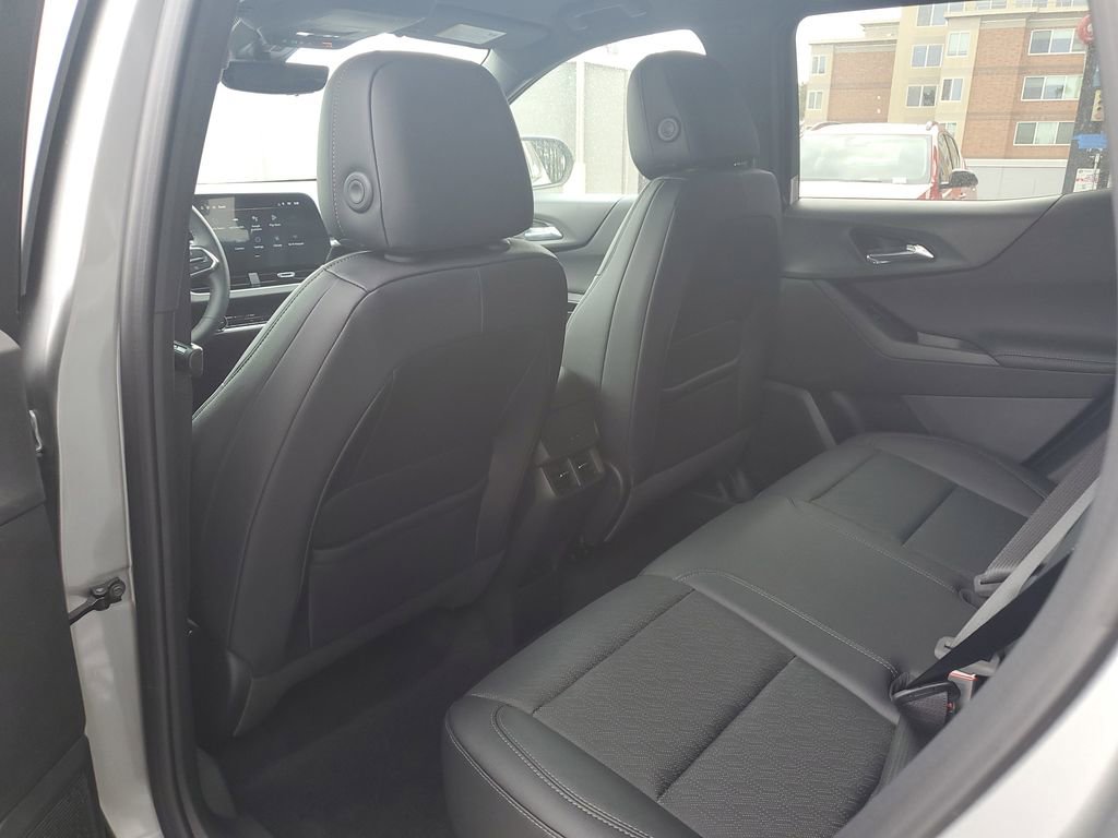 New 2026 Chevrolet Equinox LT w/ Convenience Package II FWD image 15