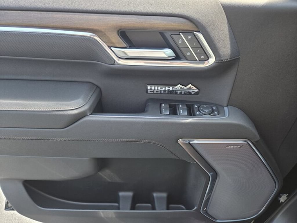New 2026 Chevrolet Silverado 1500 High Country w/ Technology Package AWD/4WD image 32