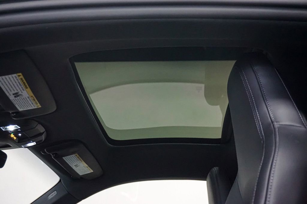 Used 2025 Porsche 911 Carrera T RWD image 12