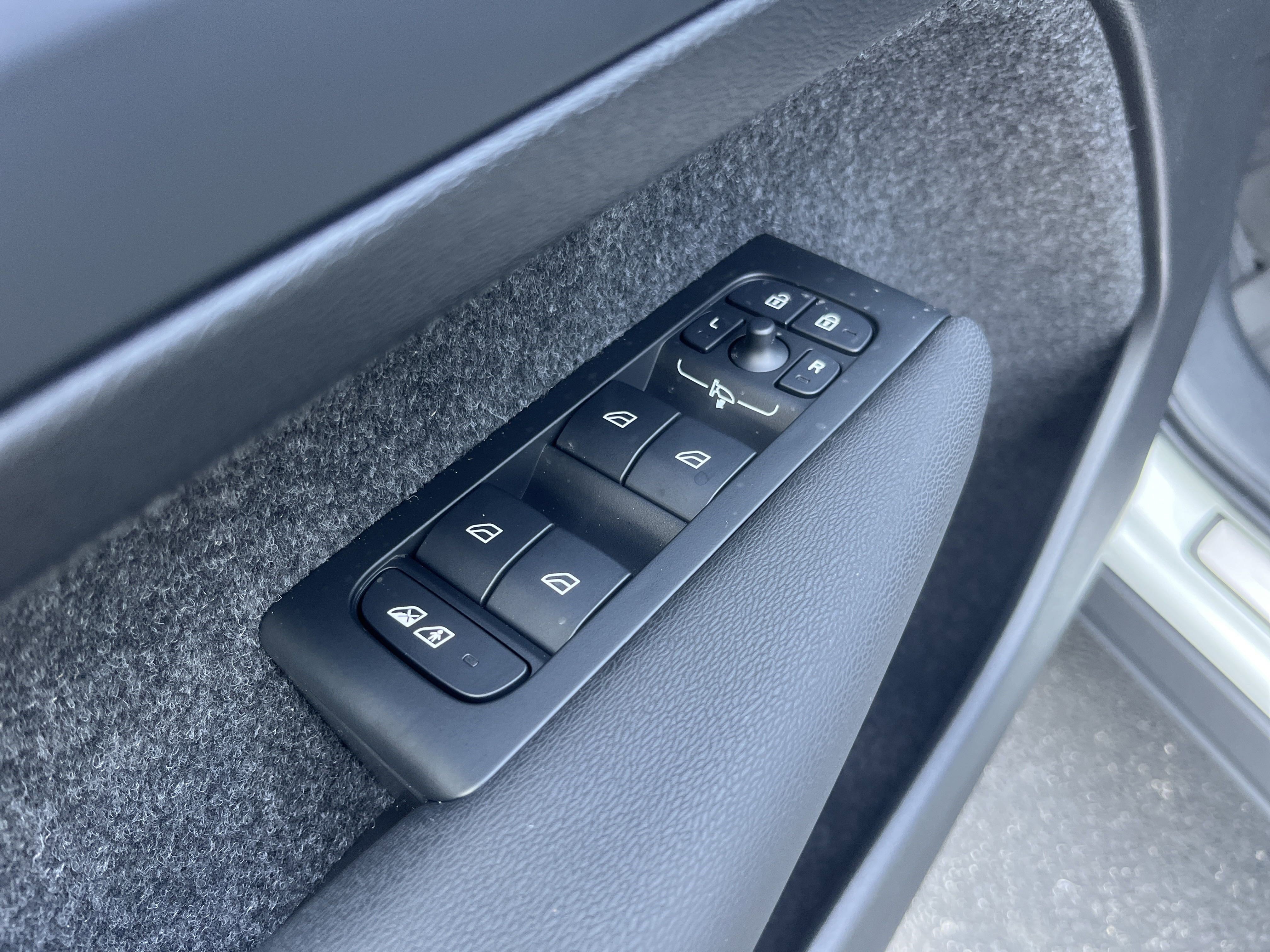 Used 2026 Volvo XC40 B5 Ultra w/ Protection Package Premier image 14