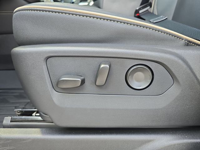 New 2026 GMC Yukon XL Elevation image 19