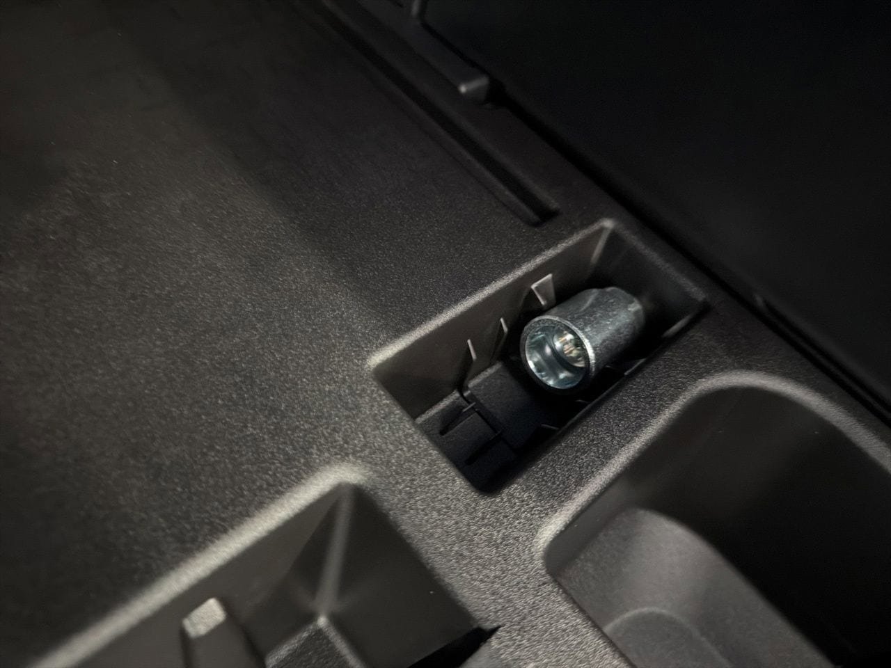 Used 2025 Lexus UX 300h FWD w/ Accessory Package (Z1) image 6