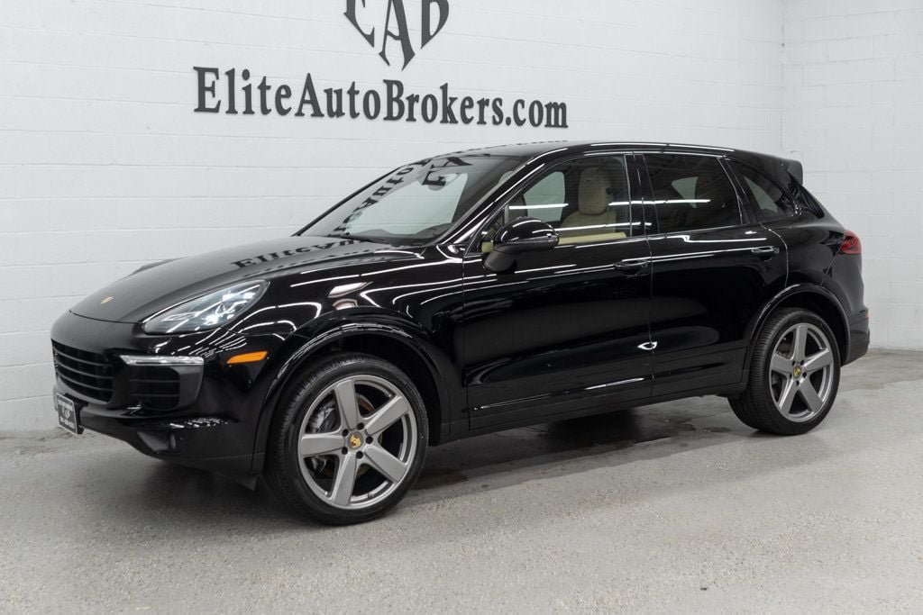 Used 2017 Porsche Cayenne Platinum Edition AWD/4WD image 54