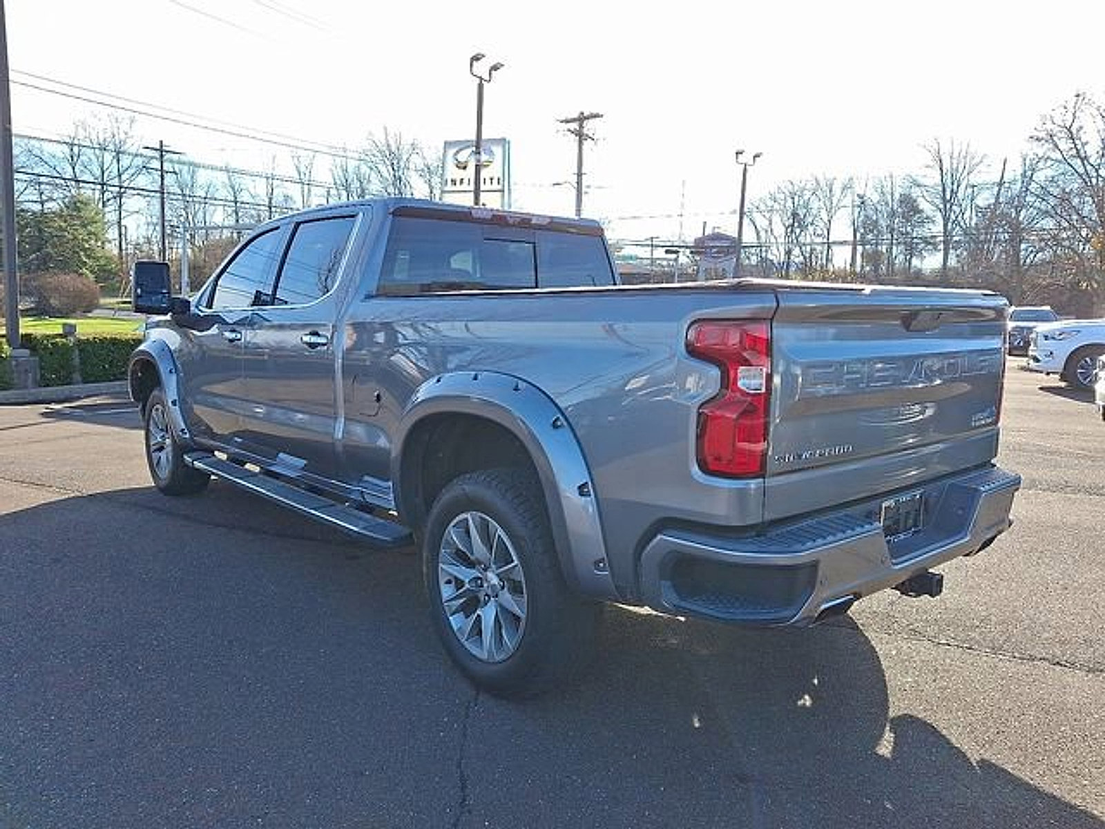 Used 2020 Chevrolet Silverado 1500 High Country w/ Technology Package image 4