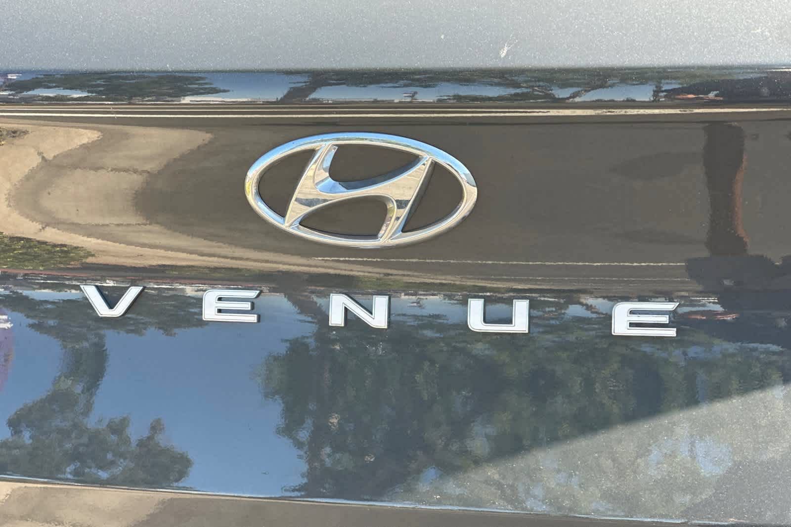 Used 2026 Hyundai Venue SEL FWD image 28