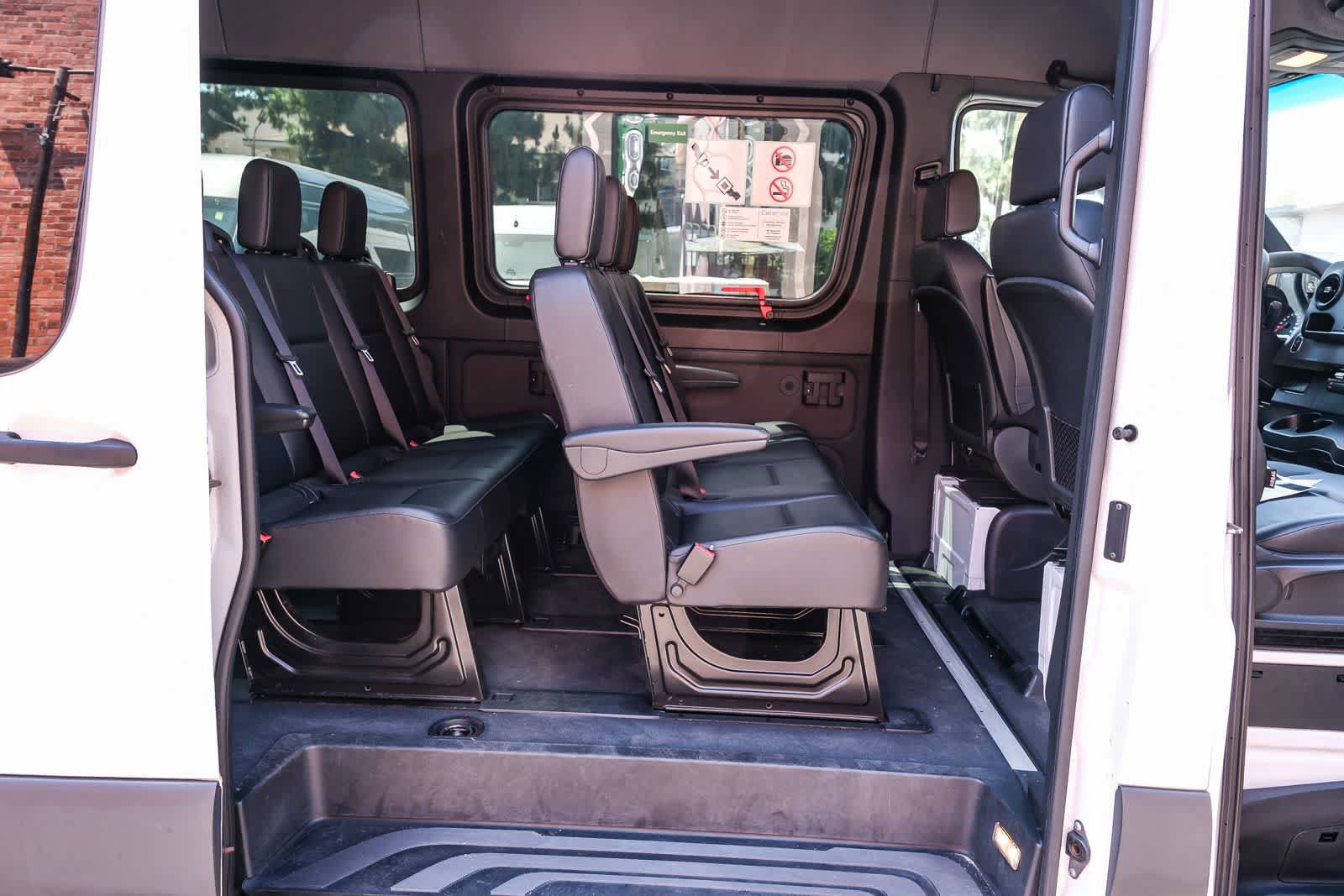 Used 2020 Mercedes-Benz Sprinter 2500 image 23