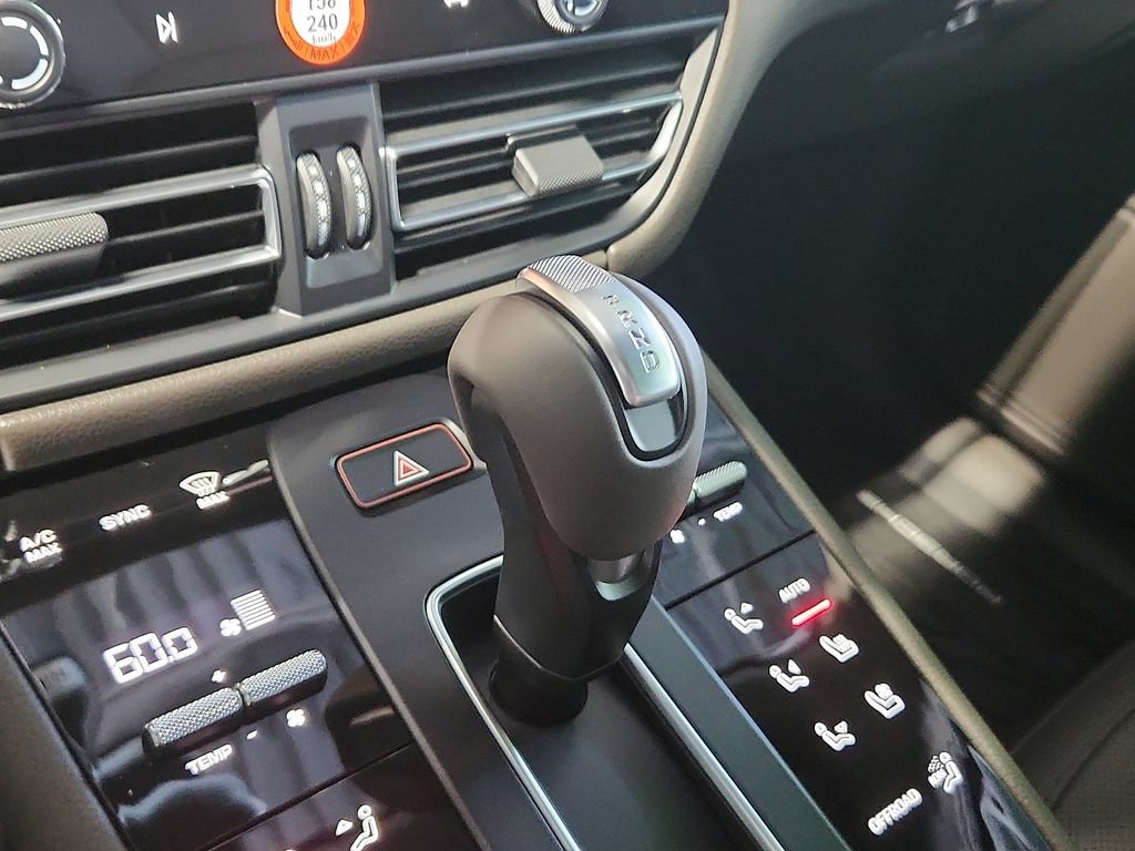 New 2026 Porsche Macan AWD/4WD image 15