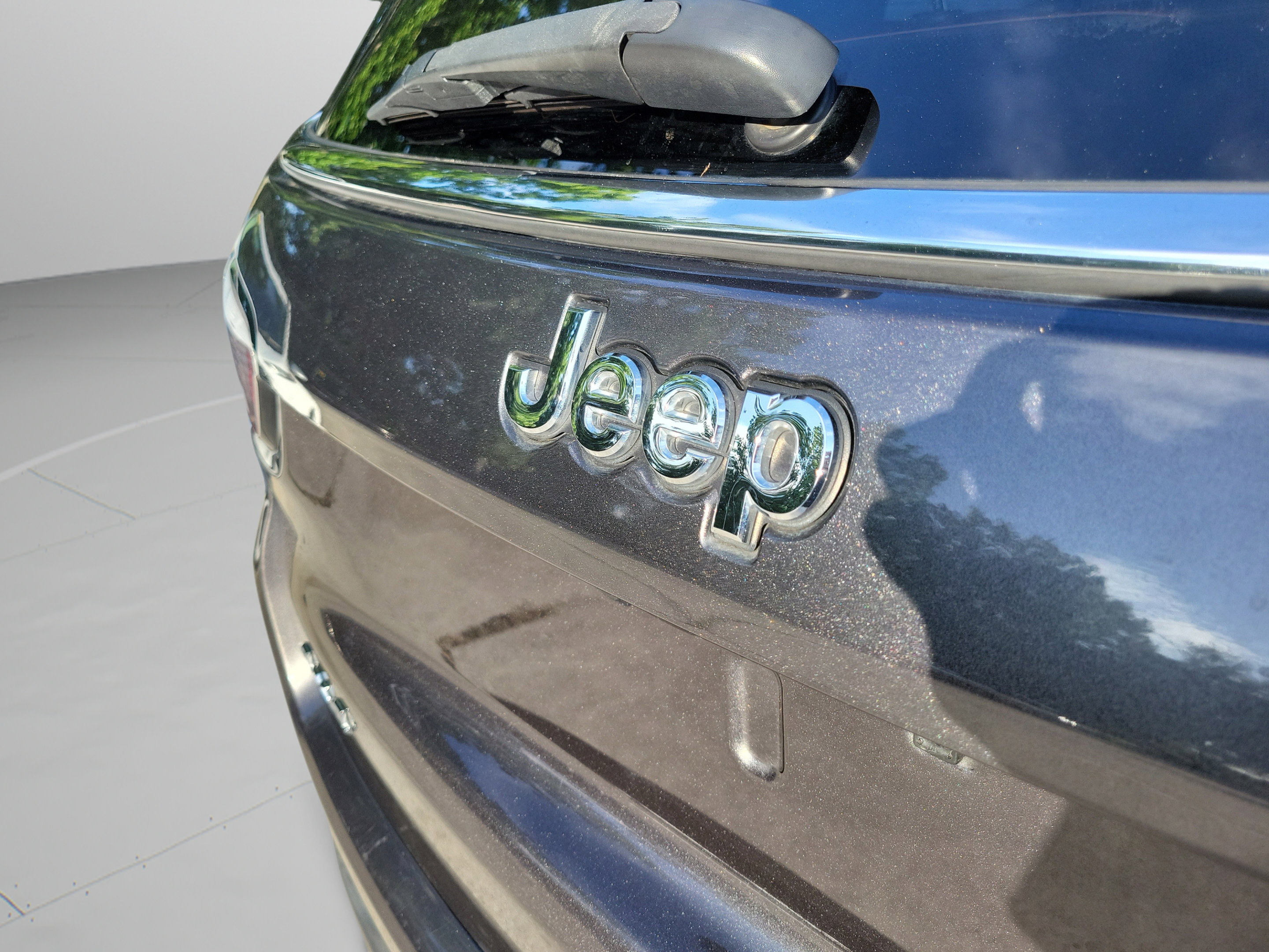 Used 2019 Jeep Compass Latitude w/ Cold Weather Group AWD/4WD image 32