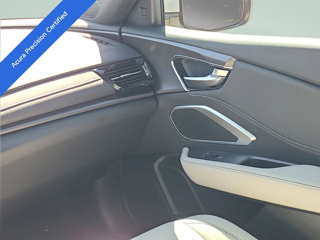 Used 2025 Acura RDX SH-AWD image 19