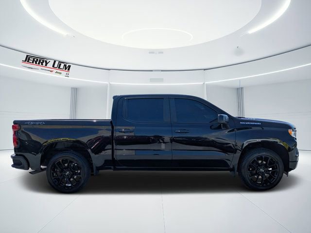 Used 2023 Chevrolet Silverado 1500 RST image 2