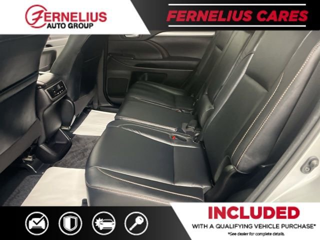 Used 2017 Toyota Highlander XLE w/ Carpet Mat Package AWD/4WD image 28