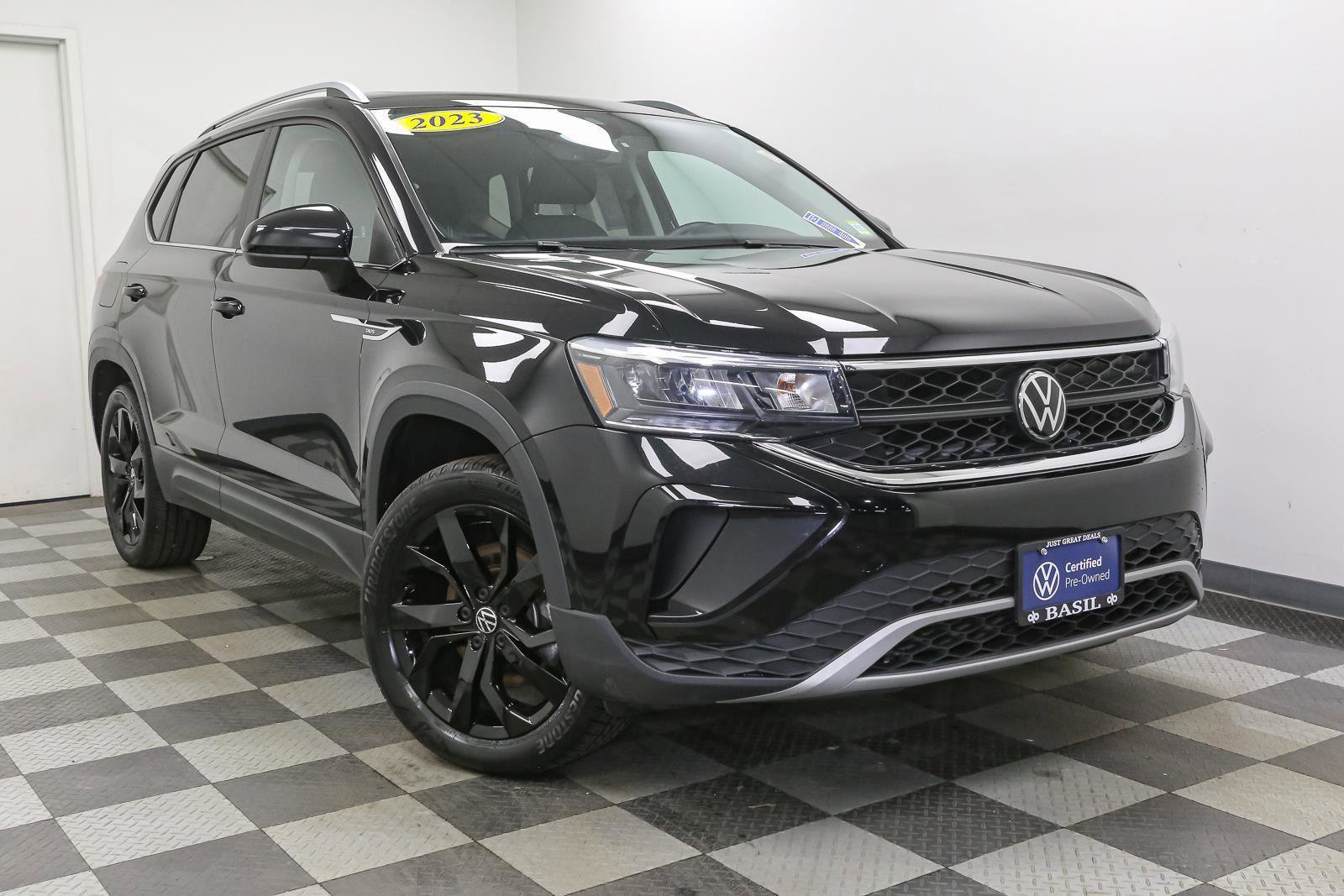 Certified 2023 Volkswagen Taos SE w/ Panoramic Sunroof Package AWD/4WD image 3