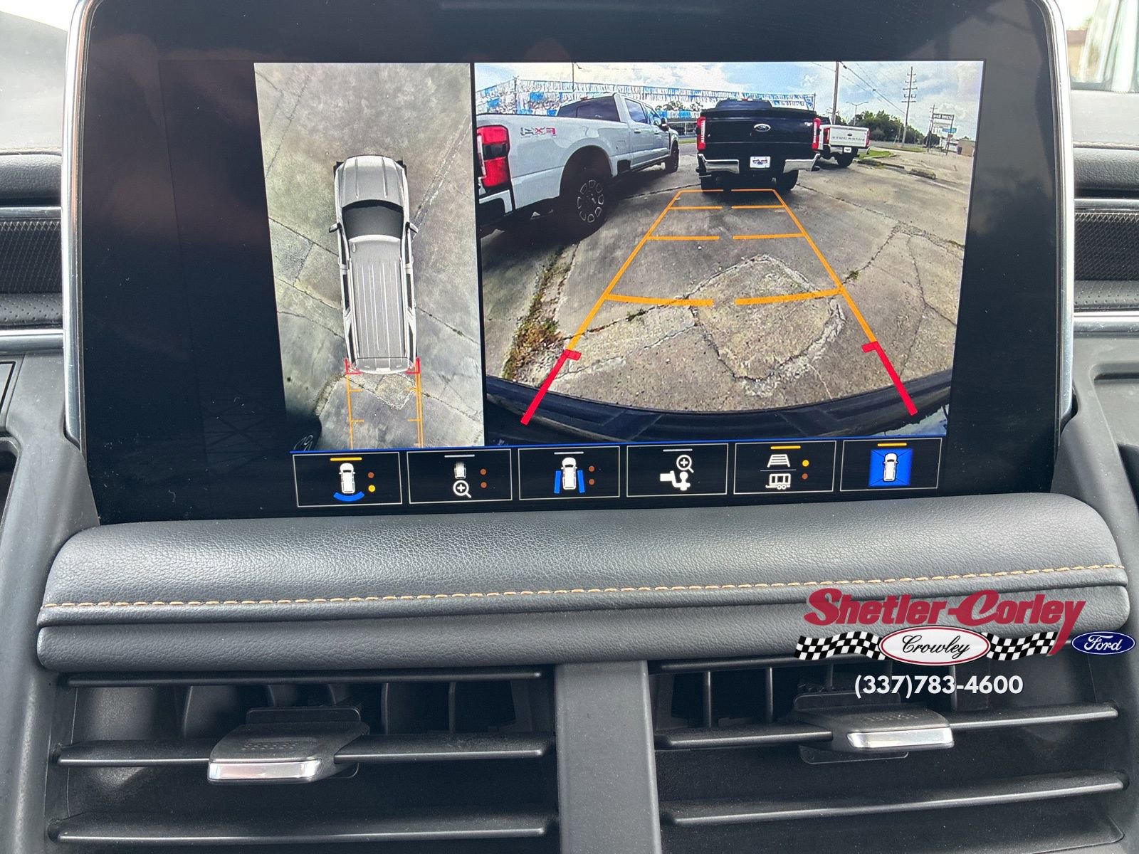 Used 2023 GMC Yukon XL AT4 w/ AT4 Premium Plus Package image 32