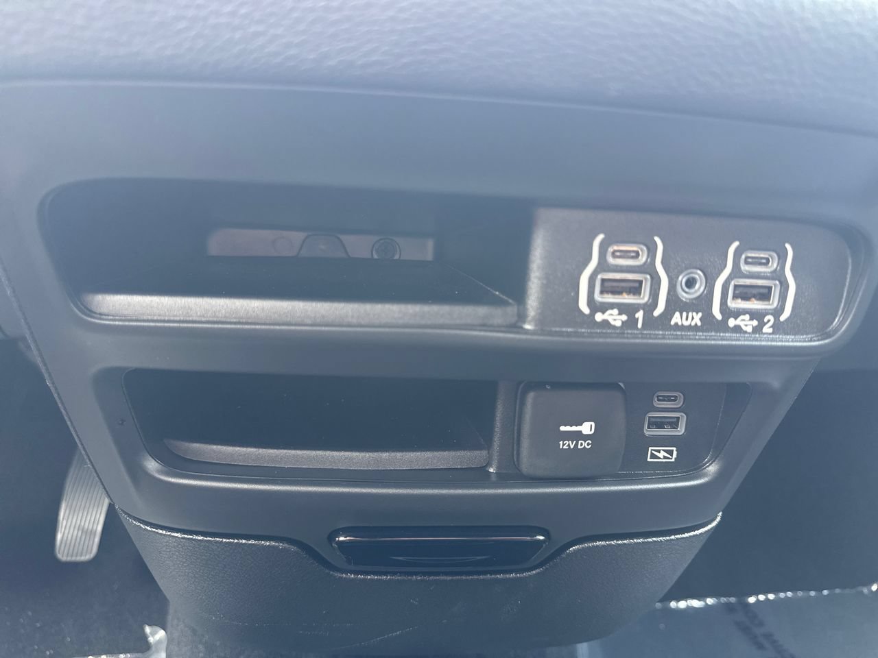 Used 2022 Chrysler Pacifica Touring-L w/ S Appearance Package FWD image 24