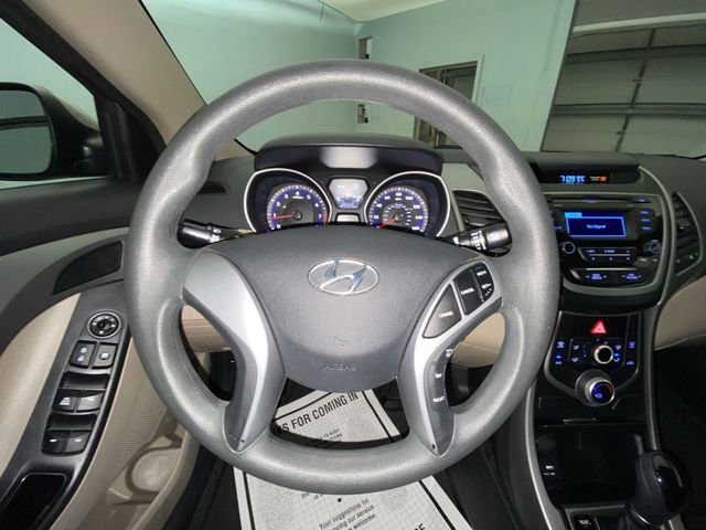 Used 2015 Hyundai Elantra SE image 14
