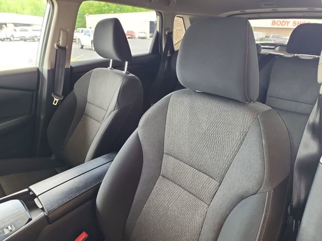 Used 2024 Nissan Rogue SV image 11