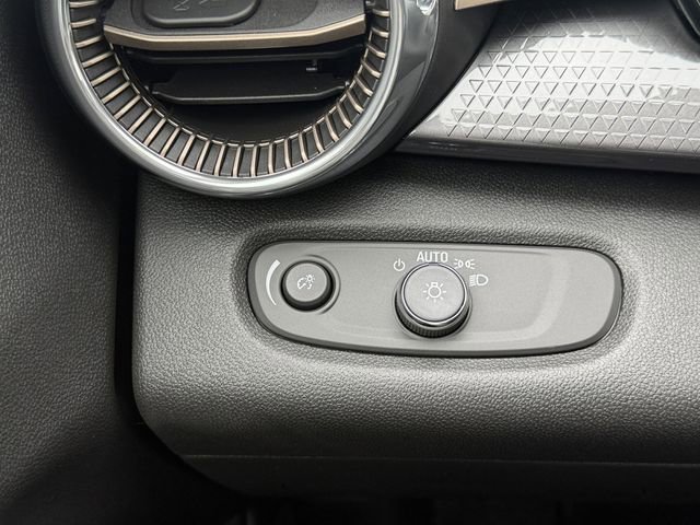 New 2026 Chevrolet Trax ACTIV FWD image 18
