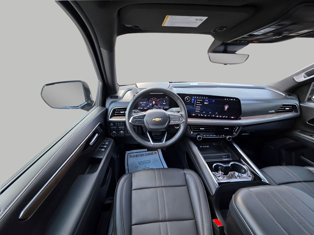 Used 2025 Chevrolet Suburban High Country image 18