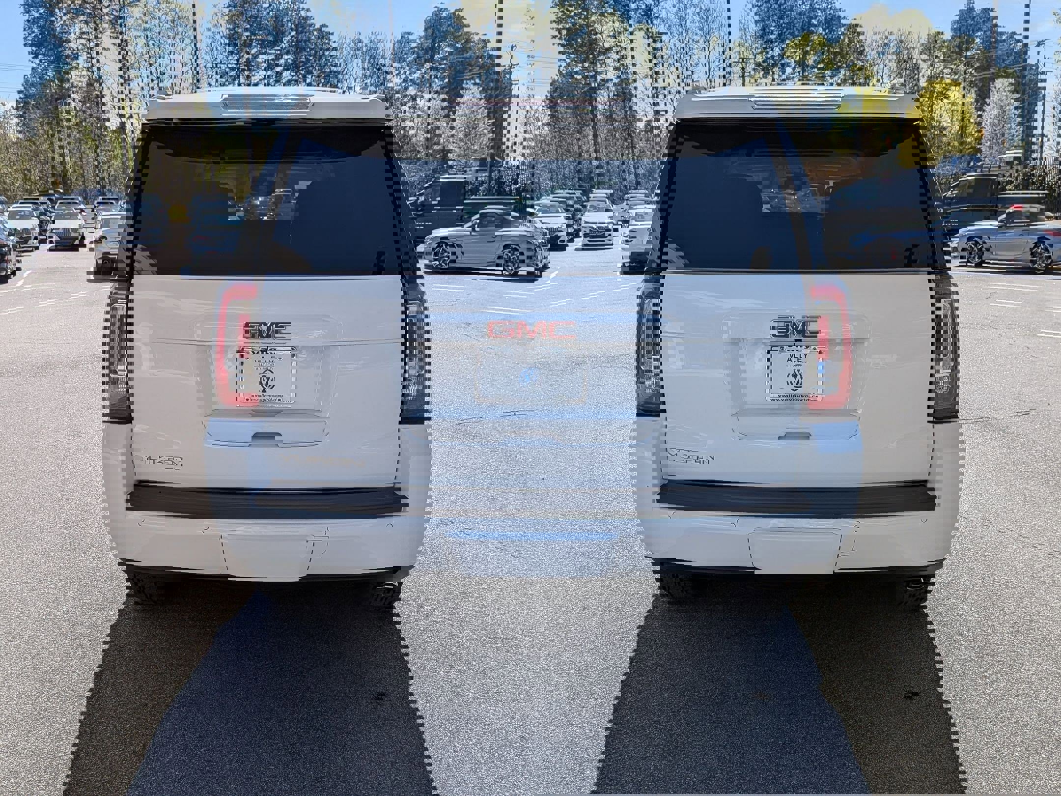 Used 2019 GMC Yukon SLT w/ Premium Edition image 4