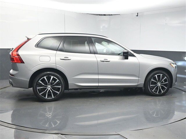 Used 2023 Volvo XC60 B5 Plus w/ Climate Package FWD image 8