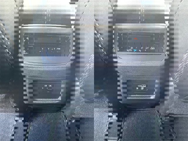 Certified 2025 Nissan Pathfinder SL w/ Black Appearance Package image 17