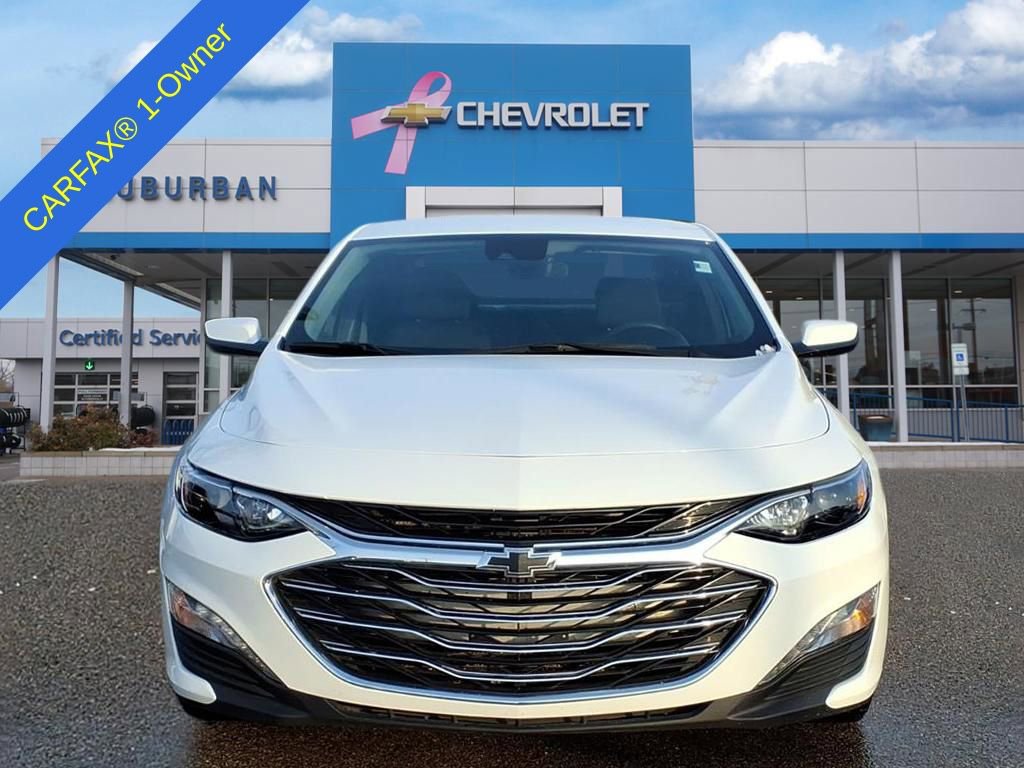 Used 2024 Chevrolet Malibu LT image 2