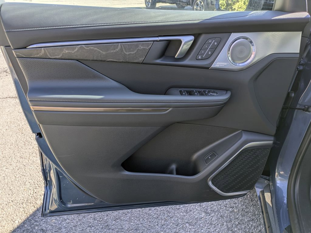 New 2026 Buick Enclave Avenir image 9