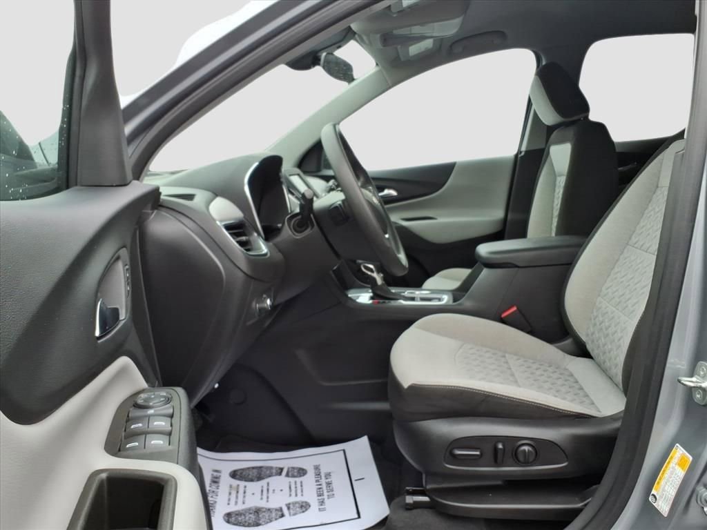 Used 2023 Chevrolet Equinox LS image 19