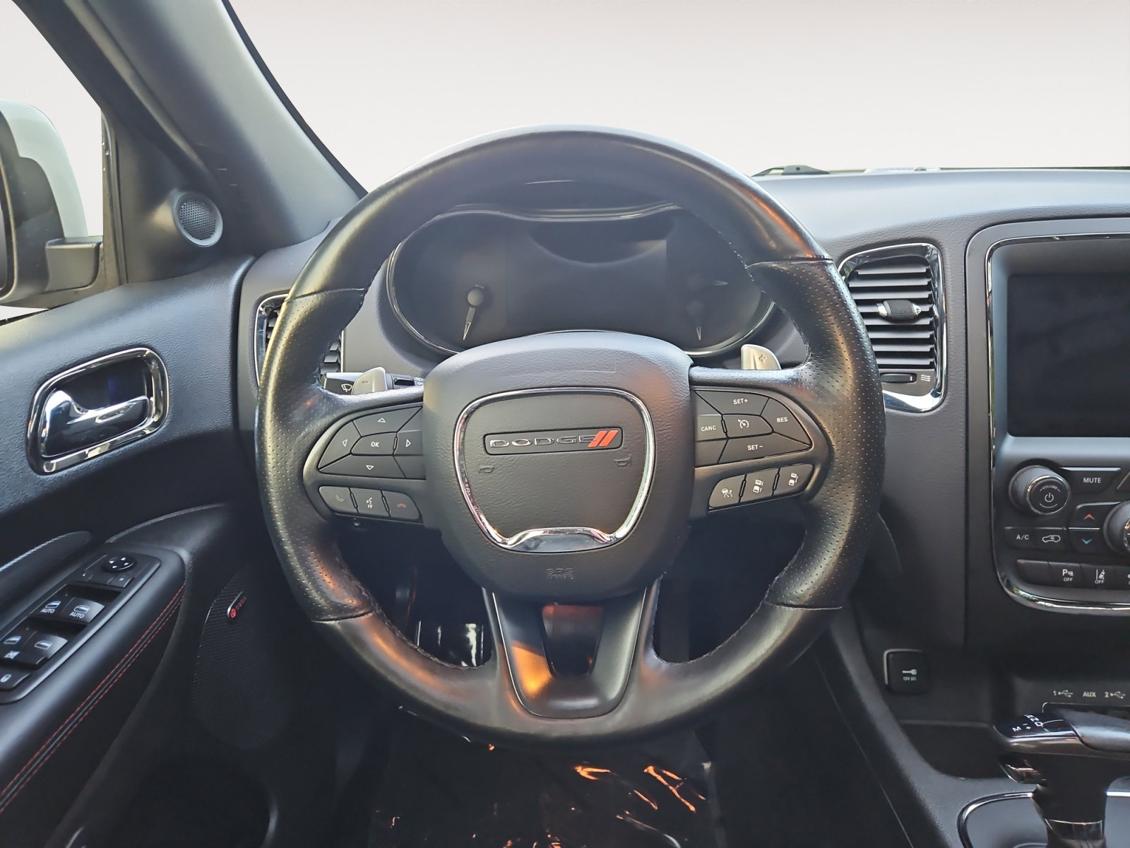 Used 2018 Dodge Durango R/T w/ Technology Group AWD/4WD image 12