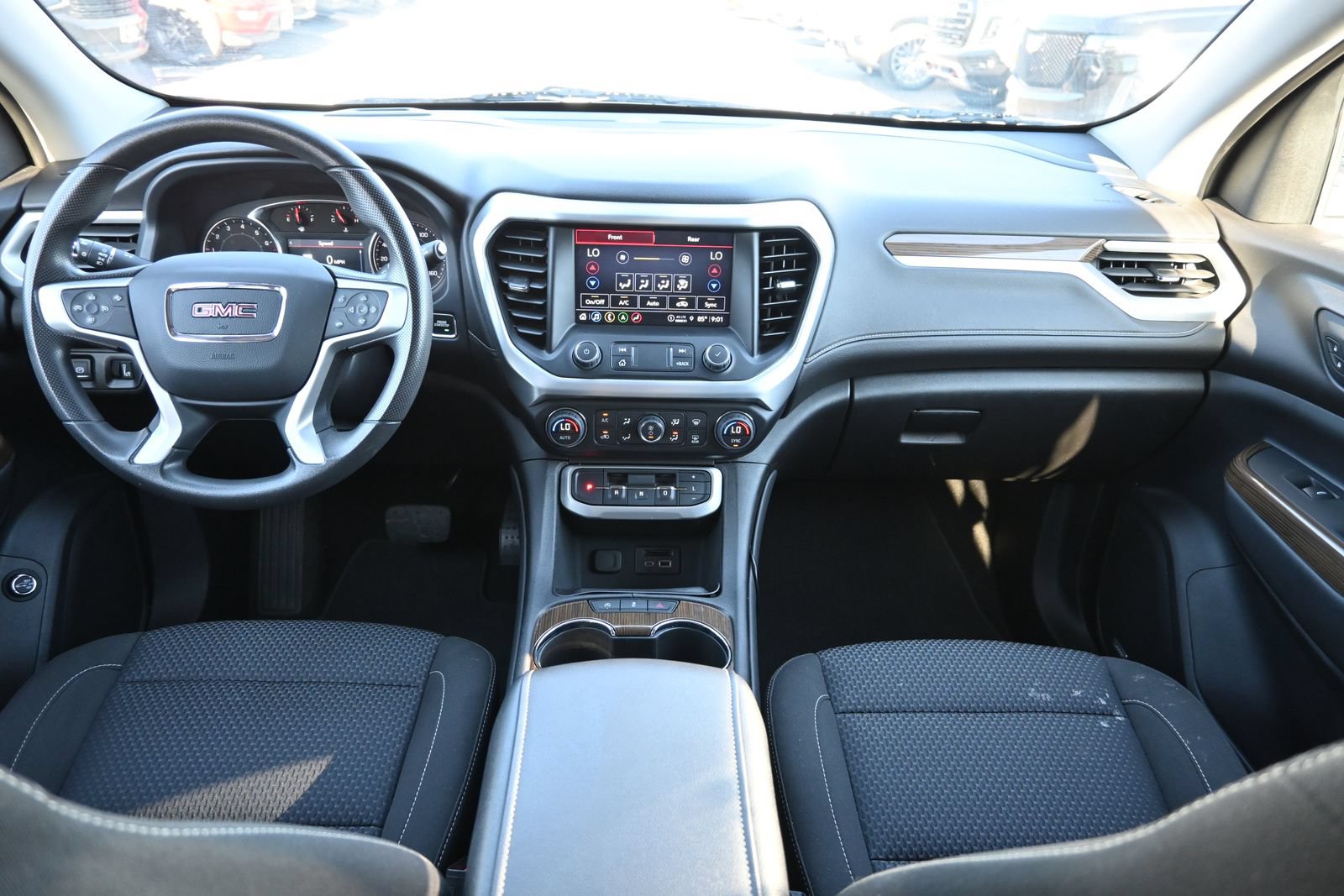 Used 2023 GMC Acadia SLE w/ Driver Convenience Package FWD image 7