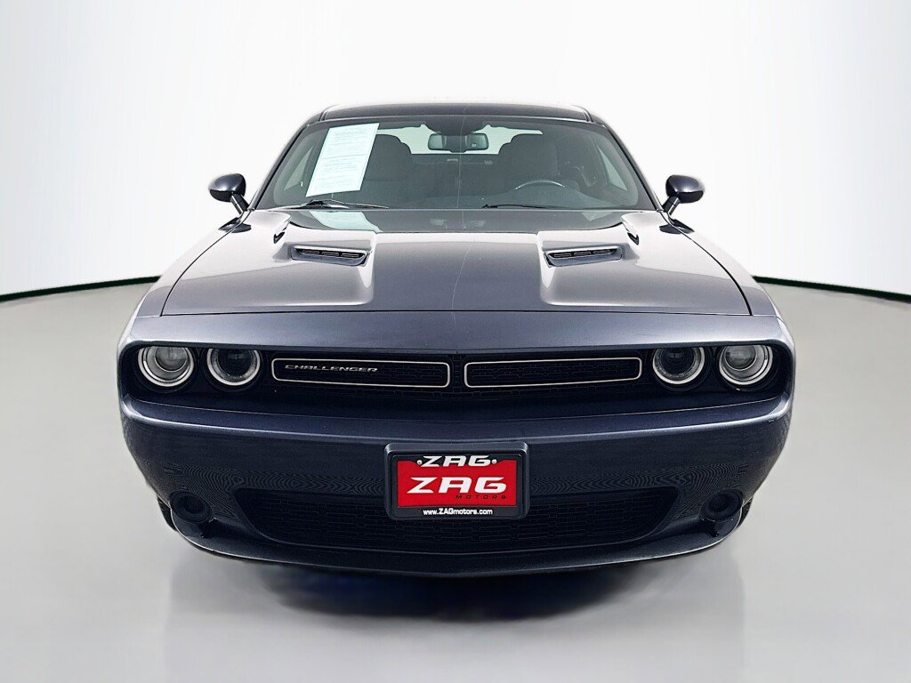 Used 2018 Dodge Challenger SXT image 8
