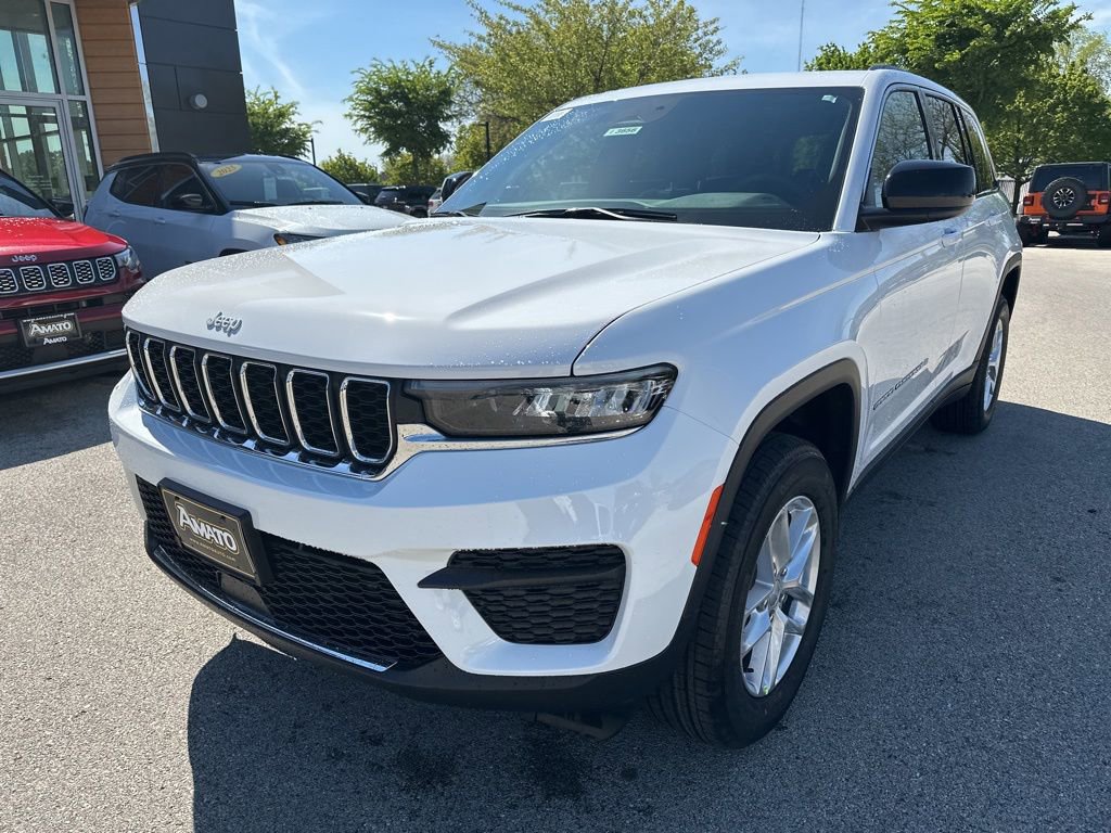 New 2026 Jeep Grand Cherokee Laredo X AWD/4WD image 2