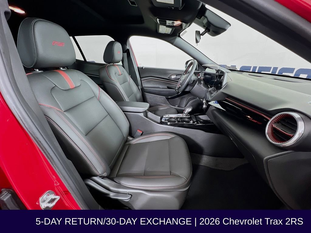Used 2026 Chevrolet Trax RS w/ Sunroof Package FWD image 32