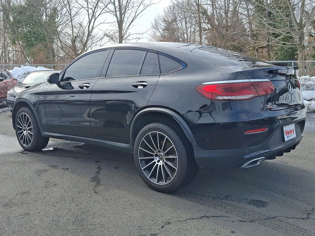 Used 2022 Mercedes-Benz GLC 300 4MATIC Coupe image 4