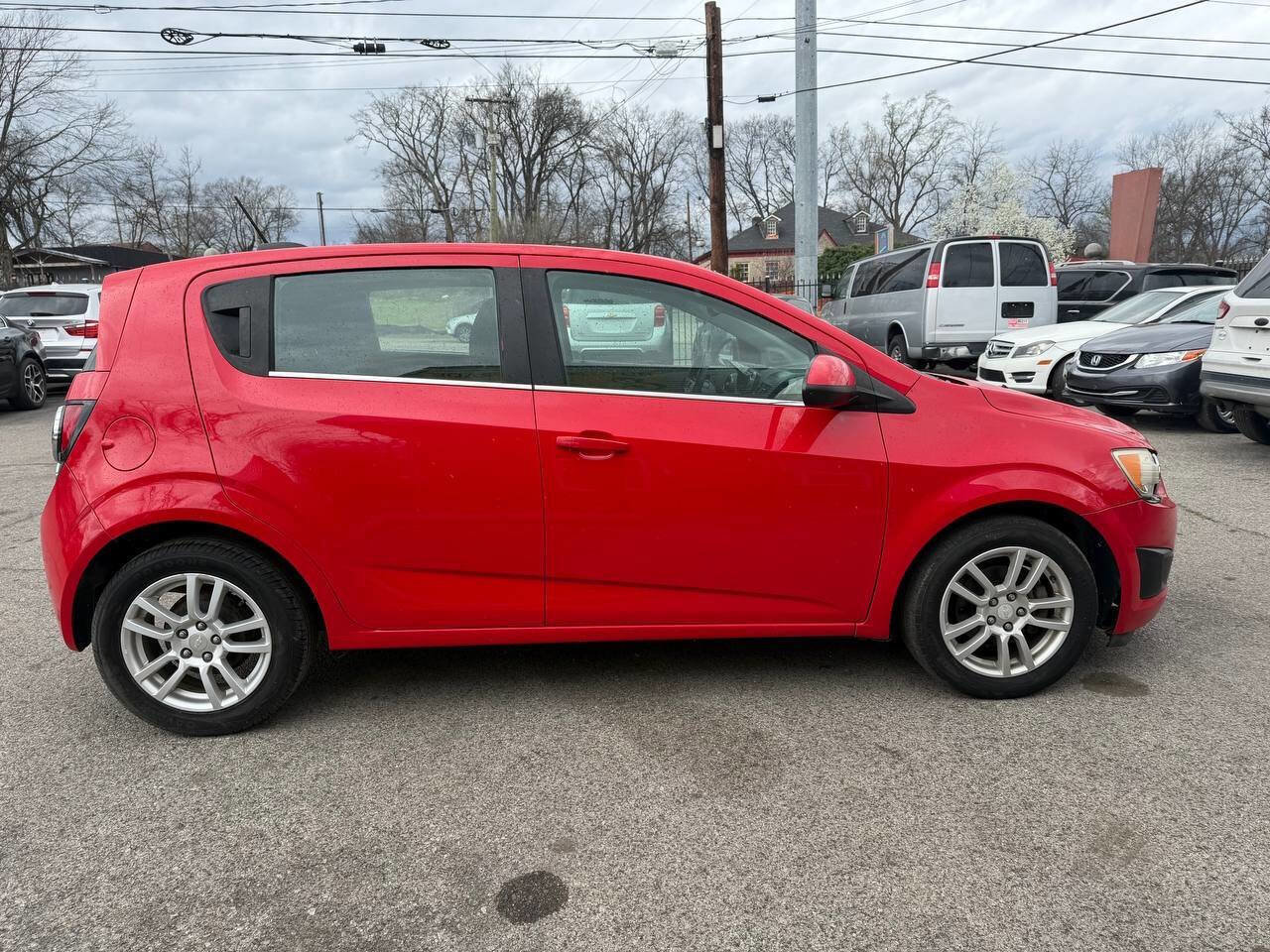 Used 2015 Chevrolet Sonic LT w/ Fun and Sun Package FWD image 5