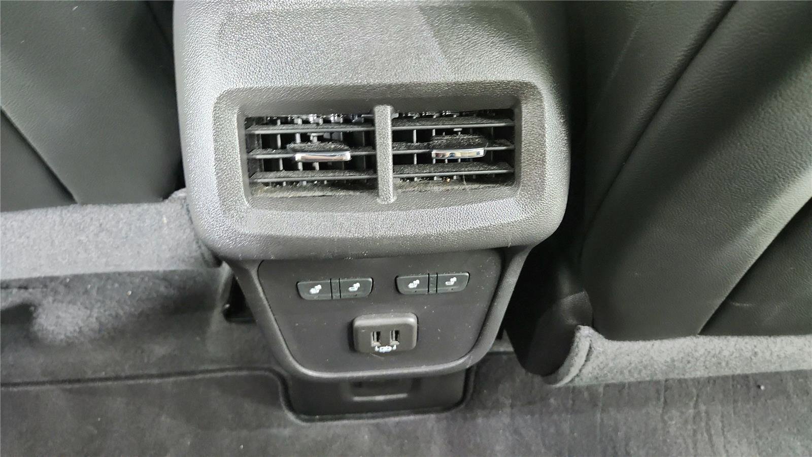 Used 2024 Chevrolet Equinox Premier AWD/4WD image 15