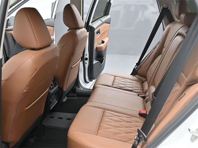 New 2026 Nissan Rogue Platinum image 12