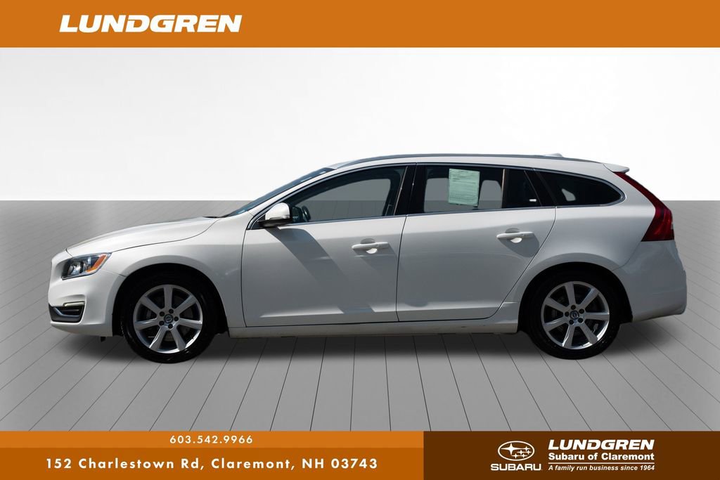 Used 2017 Volvo V60 T5 Premier w/ Convenience Package image 34