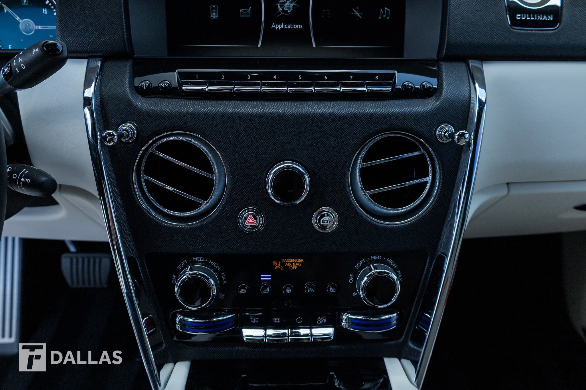 Used 2022 Rolls-Royce Cullinan AWD/4WD image 28