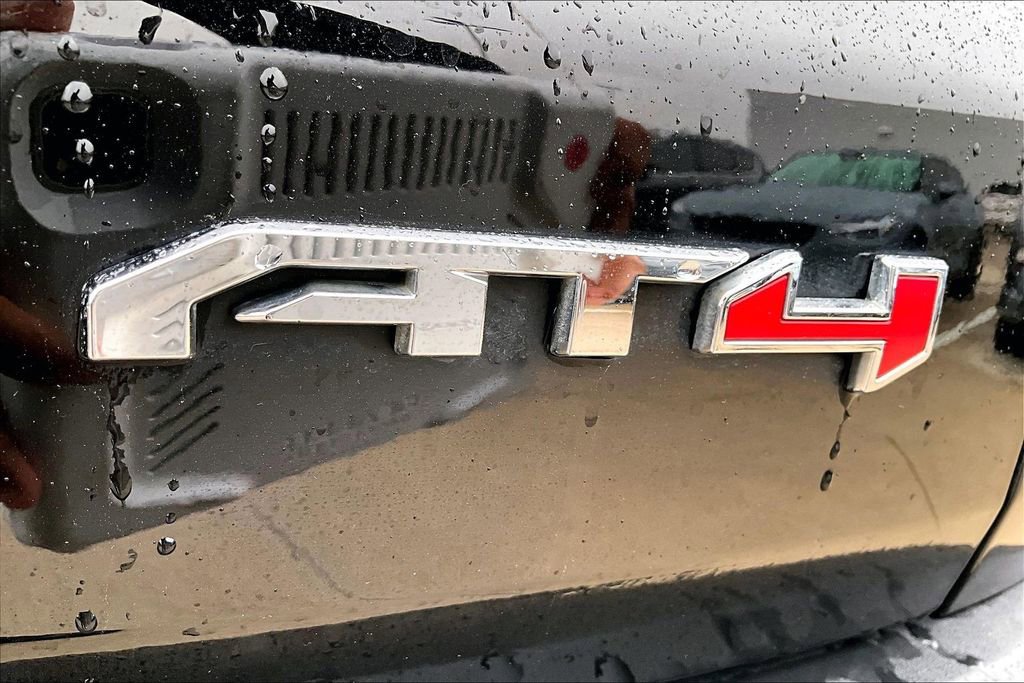 Used 2024 GMC Acadia AT4 w/ Luxury Package image 39