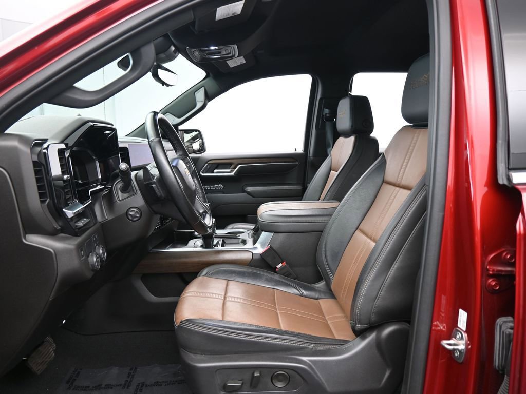 Used 2024 Chevrolet Silverado 1500 High Country w/ Technology Package RWD image 12