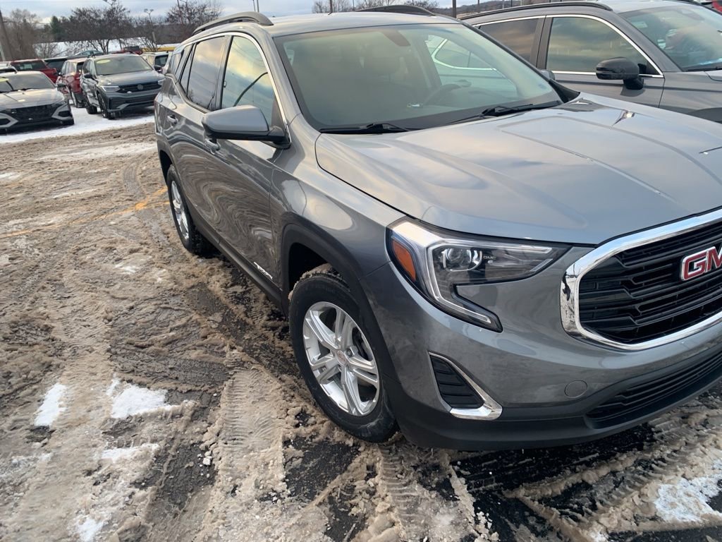 Used 2018 GMC Terrain SLE w/ Driver Convenience Package image 4