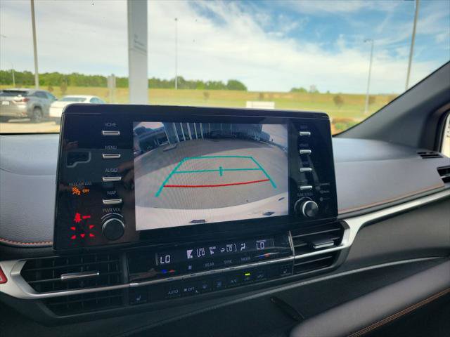 Used 2021 Toyota Sienna XSE FWD image 18