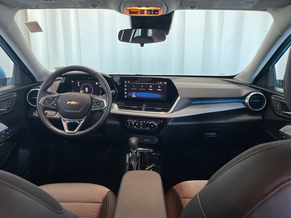 Used 2025 Chevrolet Trax LT w/ Driver Confidence Package FWD image 9