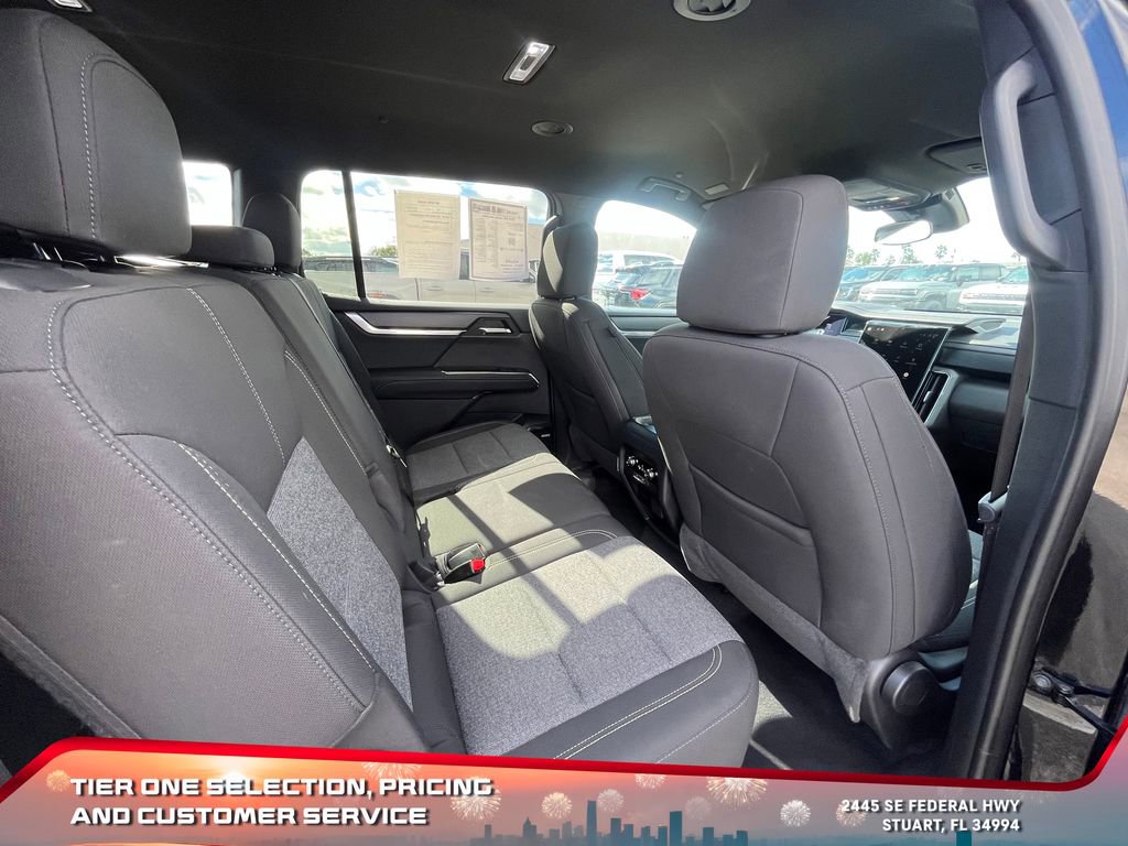 Used 2025 GMC Acadia Elevation image 18