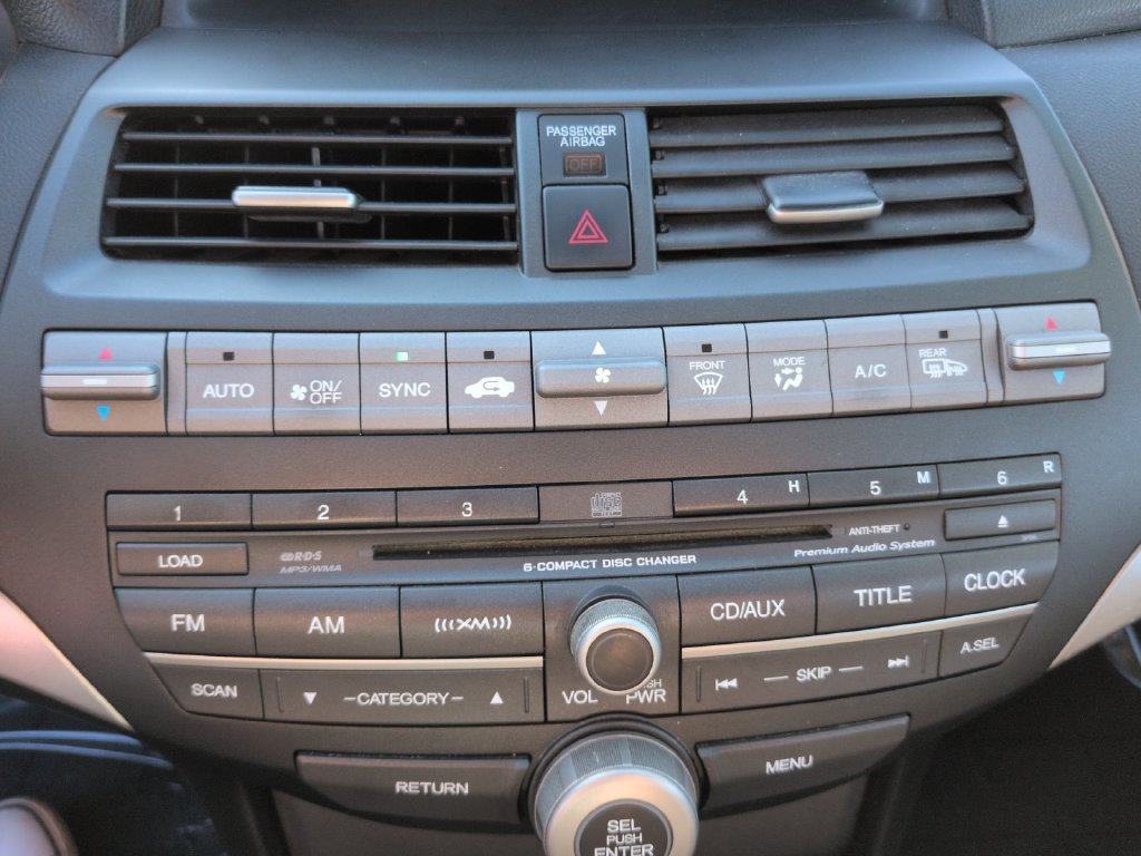 Used 2011 Honda Accord EX-L image 16