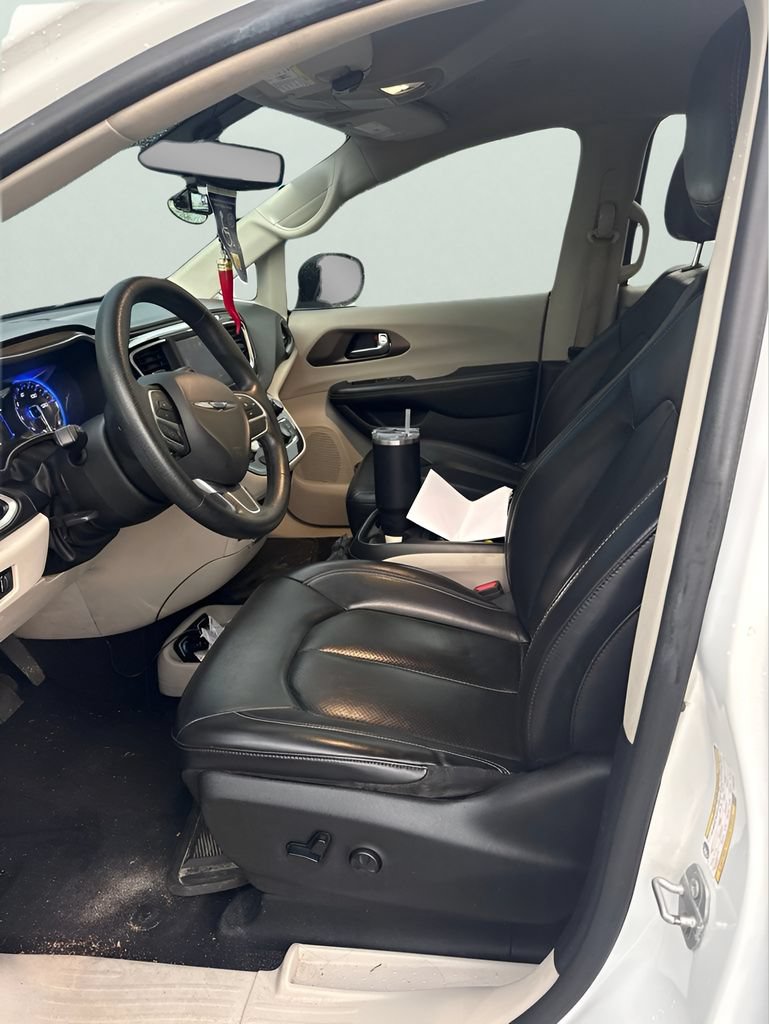 Used 2020 Chrysler Voyager Lxi FWD image 6
