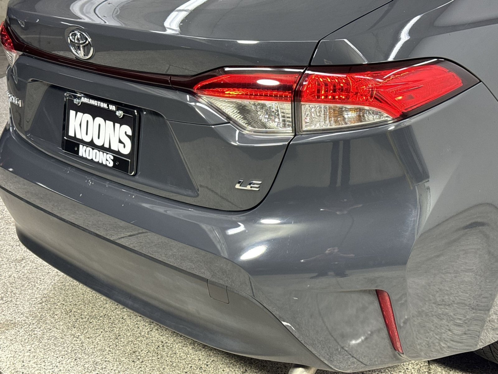 Used 2023 Toyota Corolla LE w/ Carpet Mat Package (TMS) FWD image 38