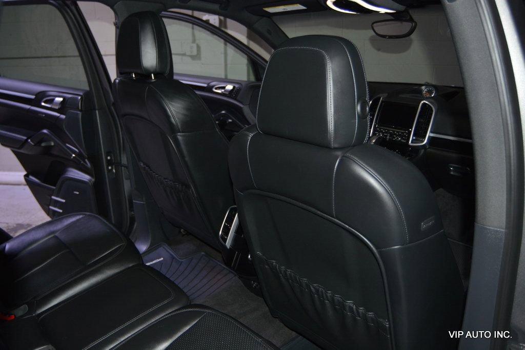 Used 2013 Porsche Cayenne image 19