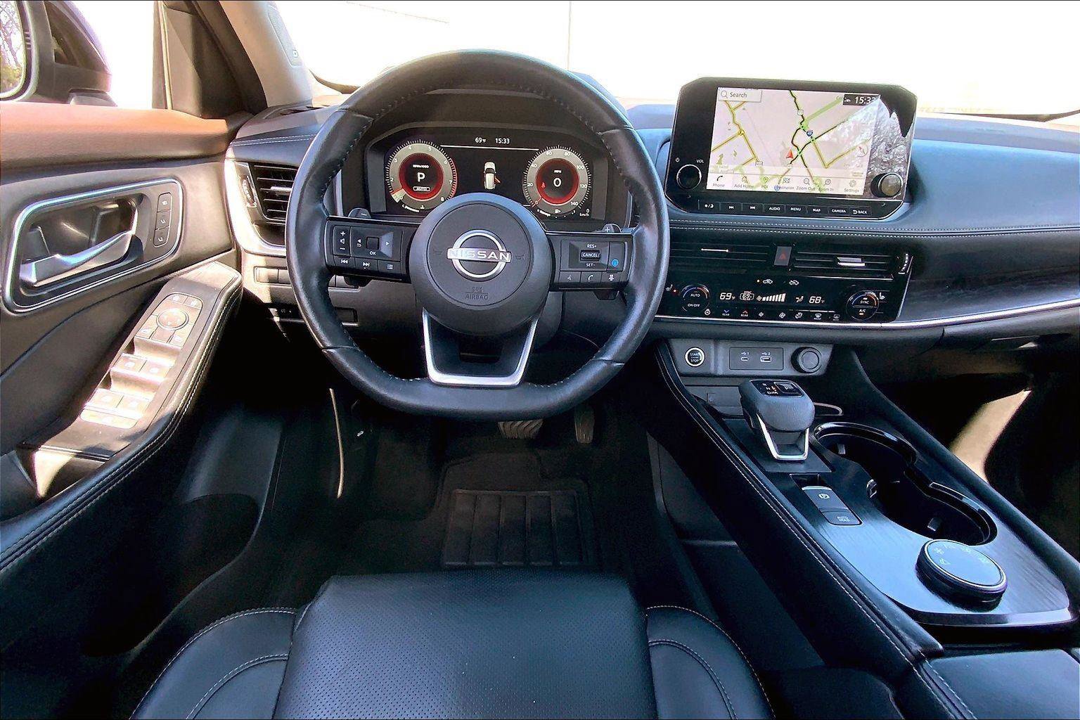 Used 2023 Nissan Rogue Platinum w/ Platinum Premium Package image 5